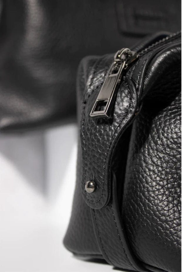 Short Haul Leather Wash Bag - Saint Cobes - Coco Blue