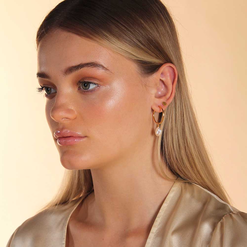 Baroque Pearl Willpower Huggie Earrings | Gold - Linda Tahija - Coco Blue
