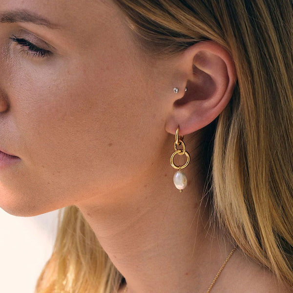 Kindred Link Baroque Pearl Earrings | Gold - Linda Tahija - Coco Blue
