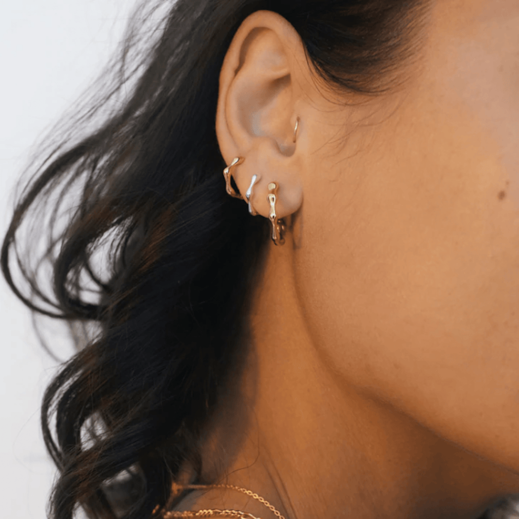 Organica Mini Huggie Earrings | Gold - Linda Tahija - Coco Blue